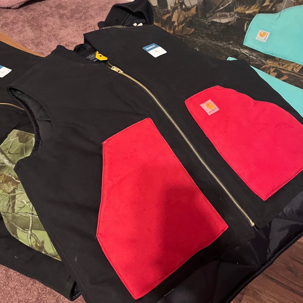 Carhartt Black Vest with Red Pockets